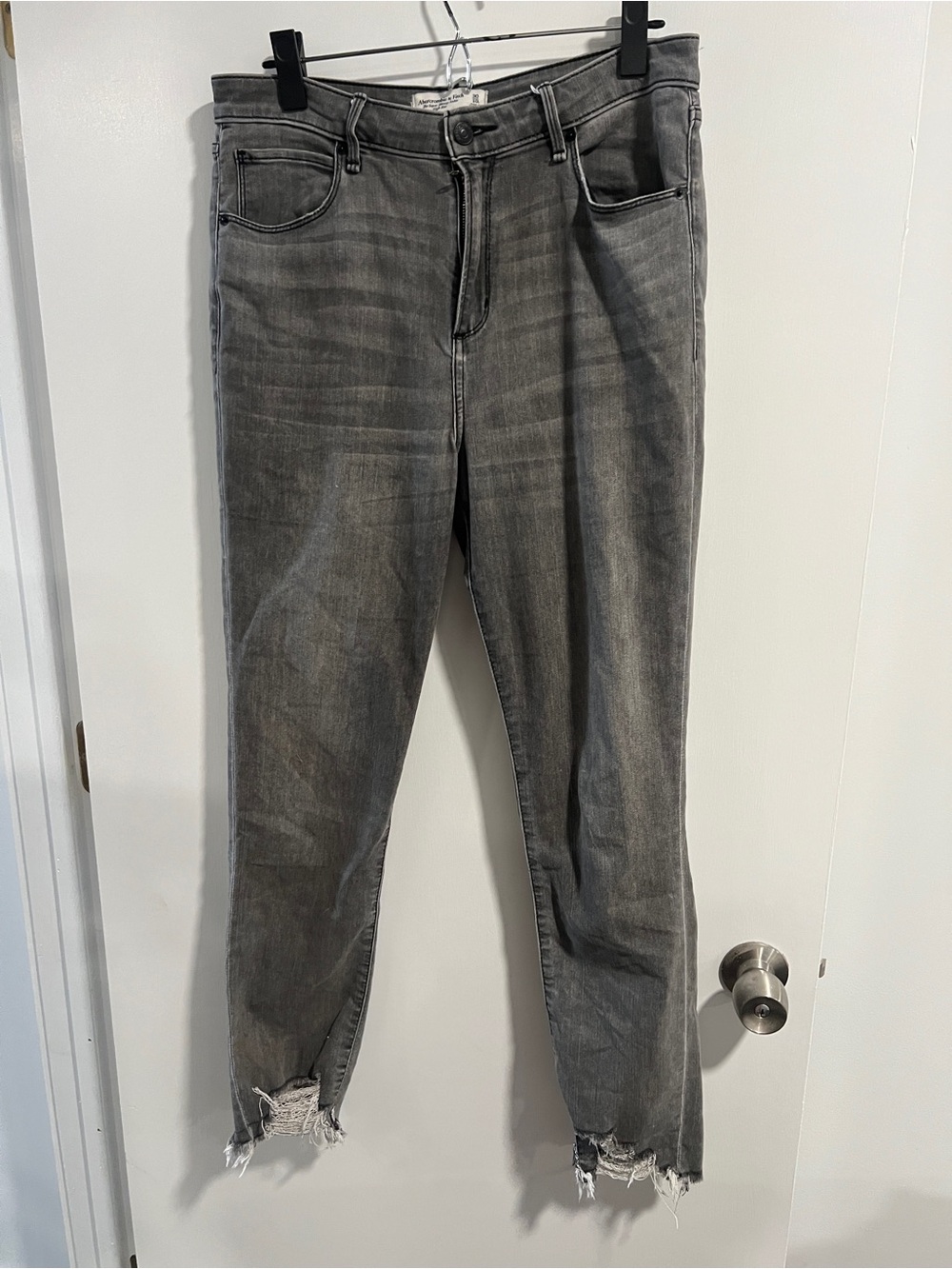 TALL 10L Abercrombie Gray Distressed Women's Jeans - Casual Slim Fit